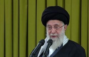 خبر سیاسی : رهبر انقلاب: تشکر واقعی از ملت ادامه تلاش بی‌وقفه مسئولان برای حل مشکلات است