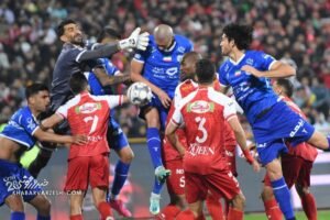 خبر ورزشی : آقایان دولت مراقب باشید؛ نکند هم استقلال را حذف کنید و هم پرسپولیس را!