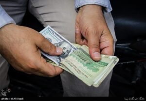 خبر اقتصادی : مدیریت هیجانات بازار ارز مانند تجارب قبلی/دلار برمی گردد