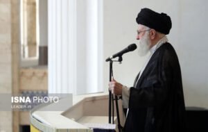 خبر سیاسی : عطوان: آیت‌الله خامنه‌ای در اوج قدرت خطبه خواند