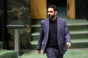 خبر روز : ادعای نماینده تندروی مجلس در حضور جلیلی؛ دلار تا قبل از خروج آمریکا از برجام ۱۰۰ درصد افزایش پیدا کرد/ طرفداران مذاکره با آمریکا، مازوخیسم سیاسی دارند