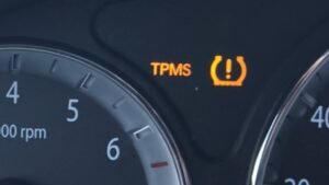 خبر روز : سیستم TPMS یا کنترل فشار باد لاستیک چیست و چه وظیفه‌ای دارد؟