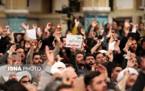 خبر سیاسی : تمرکز بر تولید محتوای آگاهی‌بخش در فضای دانشجویی در راستای تأکید رهبری بر نقش اصحاب دانش و آموزش در میدان نرم‌افزاری است